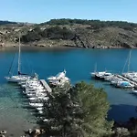 Launa En Port D' Addaia