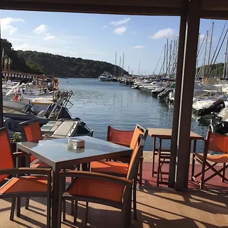 Launa En Port D' Addaia Port d'Addaia