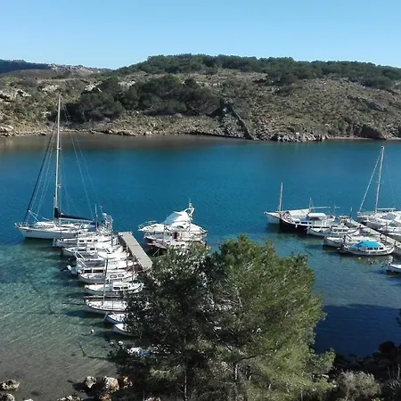 Launa En Port D' Addaia