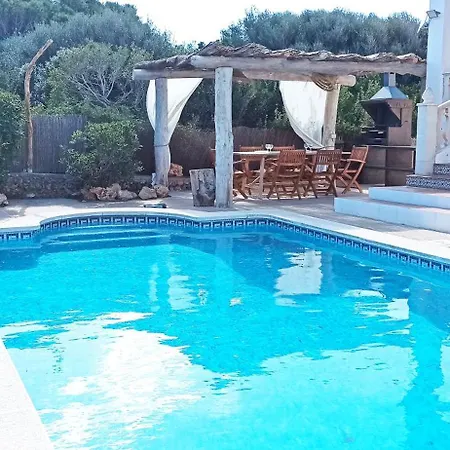 Launa En Port D' Addaia