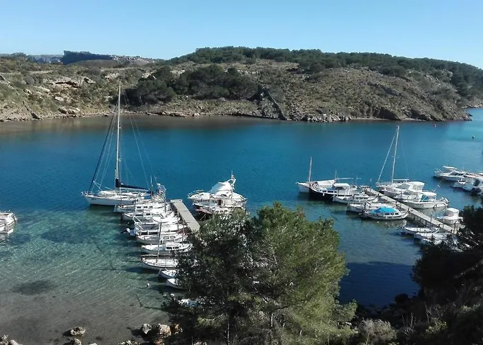 Launa En Port D' Addaia