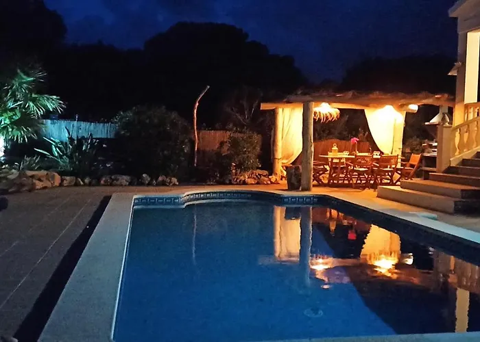 Launa En Port D' Addaia