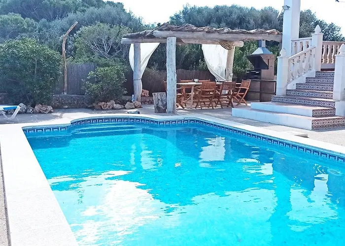 Launa En Port D' Addaia