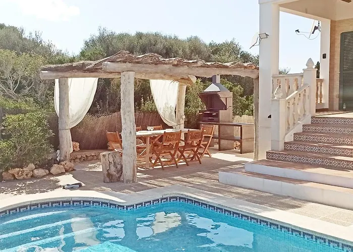 Launa En Port D' Addaia *